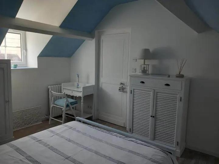 Chambre Bleue Avec Acces Plage Bourges Esterno foto